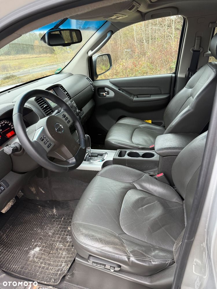 Nissan Navara 3.0 D V6 Platinum Long EU5 - 16