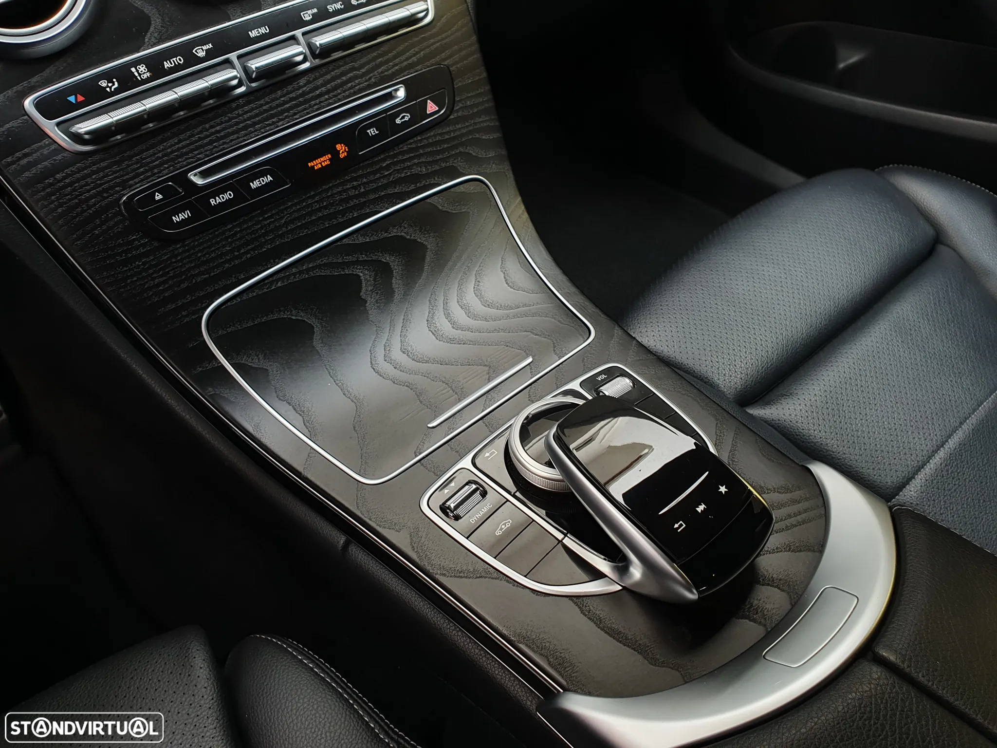 Mercedes-Benz C 300 BlueTEC Hybrid AMG Line - 8