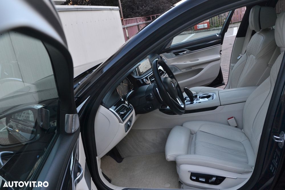 BMW Seria 7 740i Edition Exclusive - 23