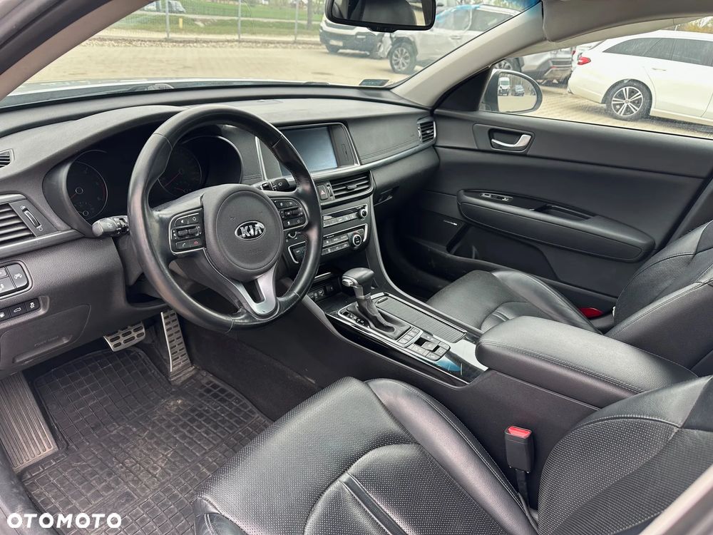 Kia Optima - 11