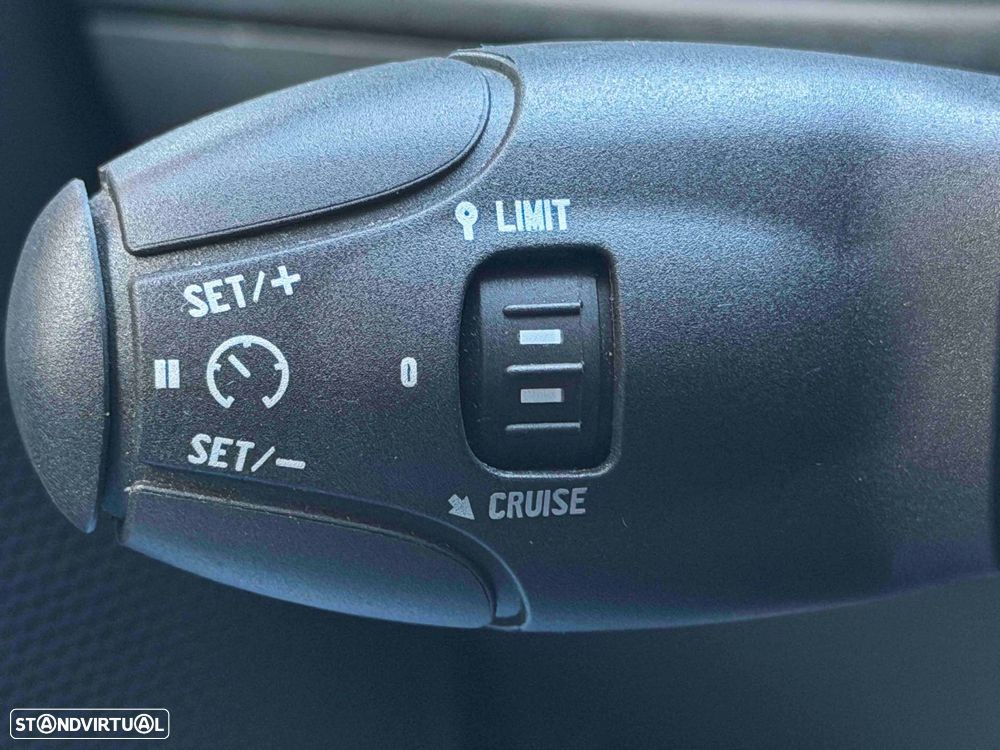 Peugeot 208 1.6 BlueHDi Style - 41