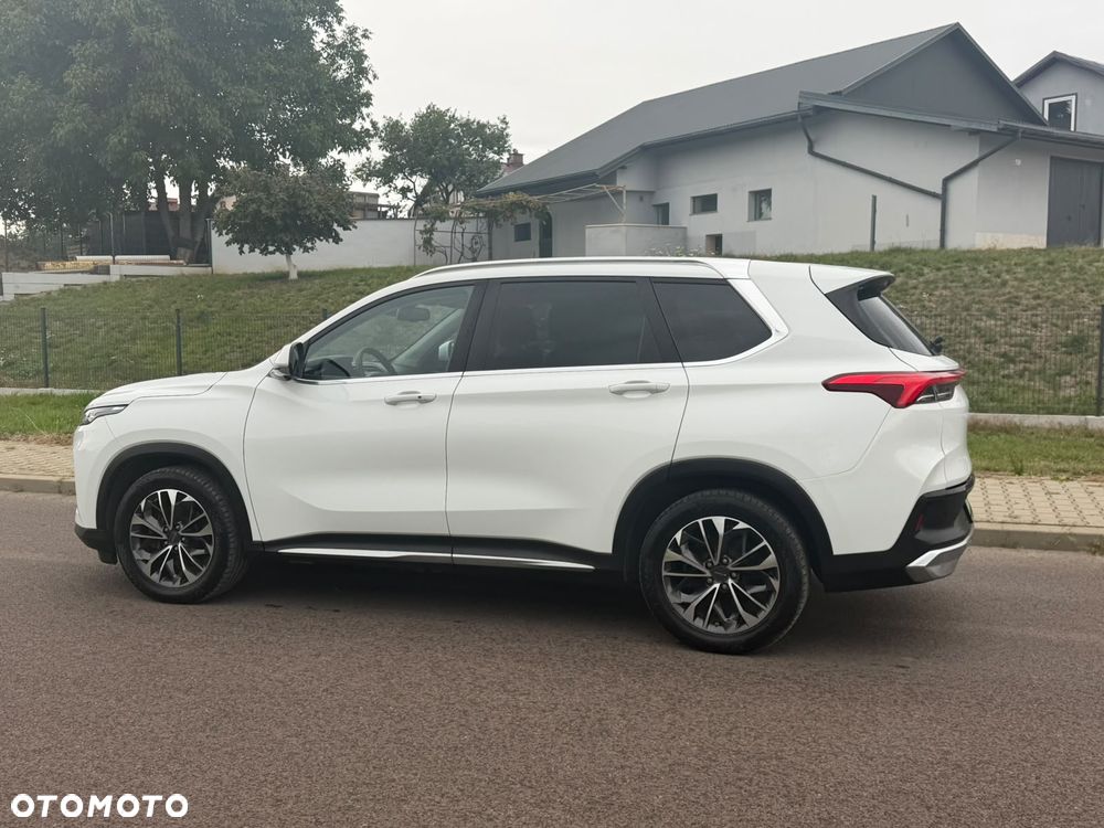Maxus Euniq 6 - 11