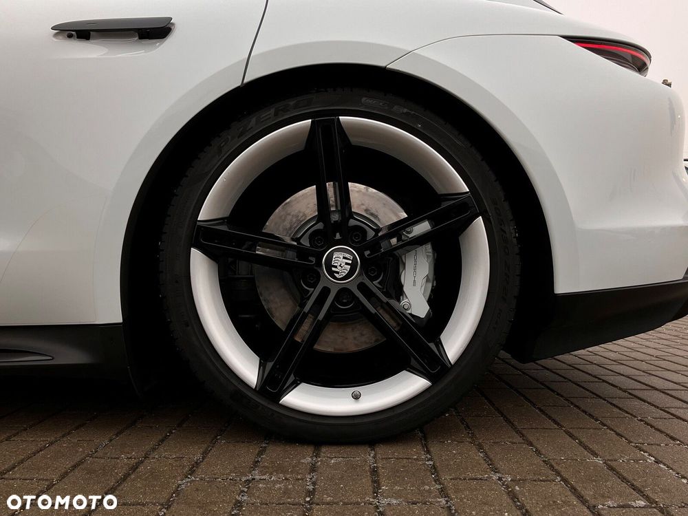 Porsche Taycan - 20
