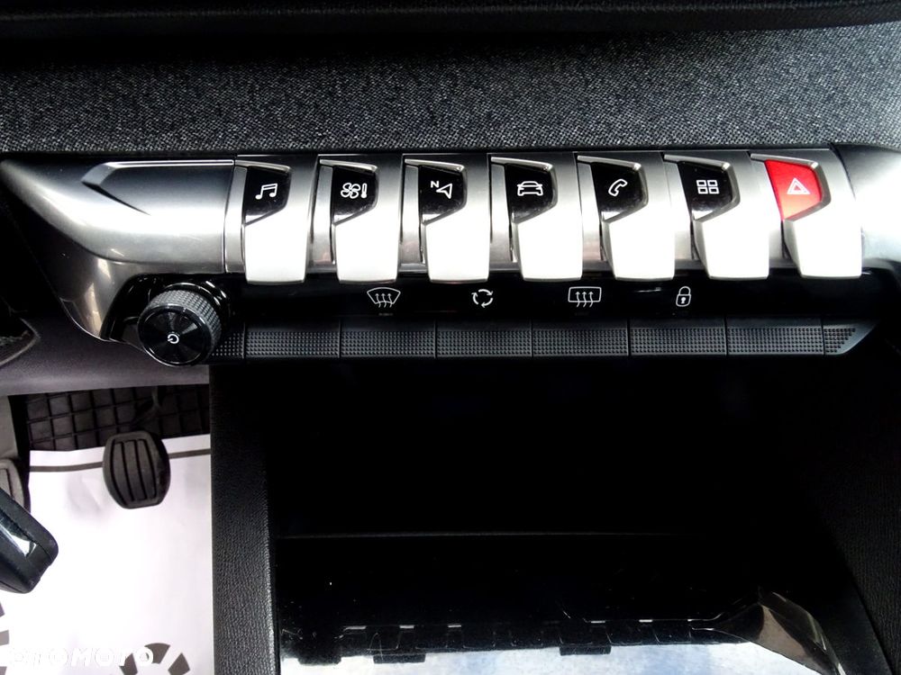 Peugeot 3008 PureTech 130 Stop & Start Allure - 23