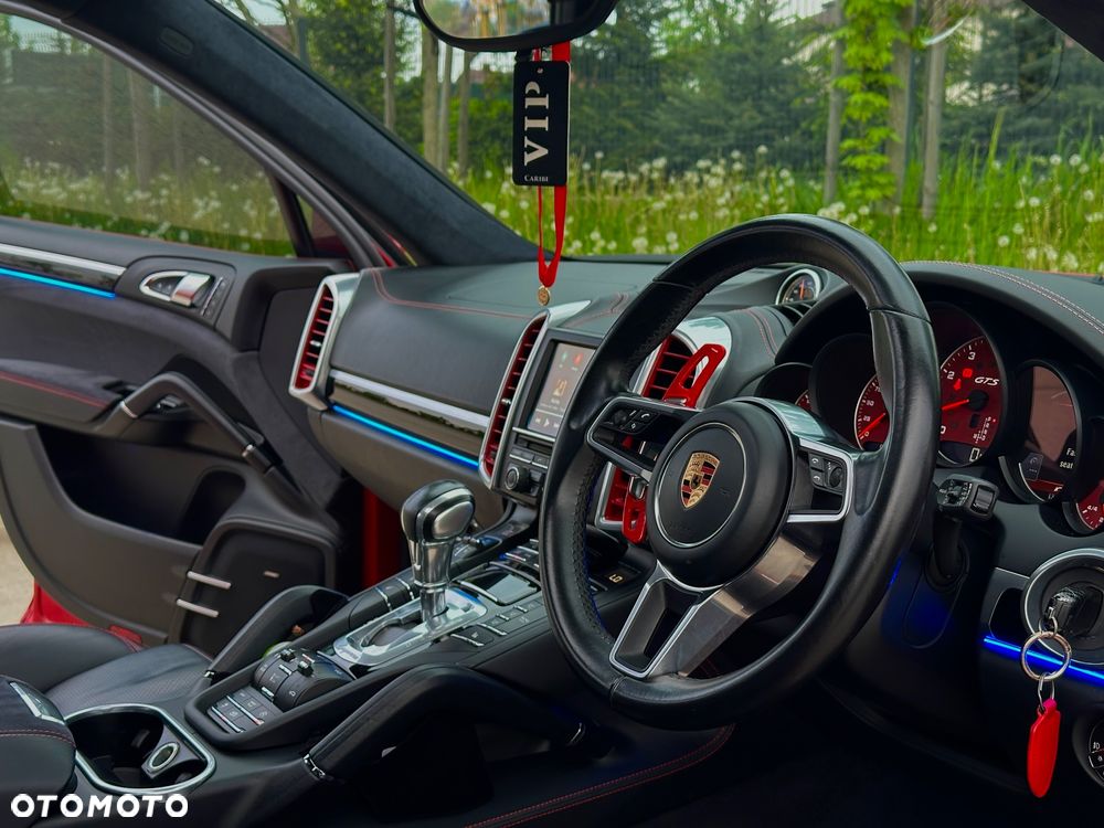 Porsche Cayenne GTS - 15
