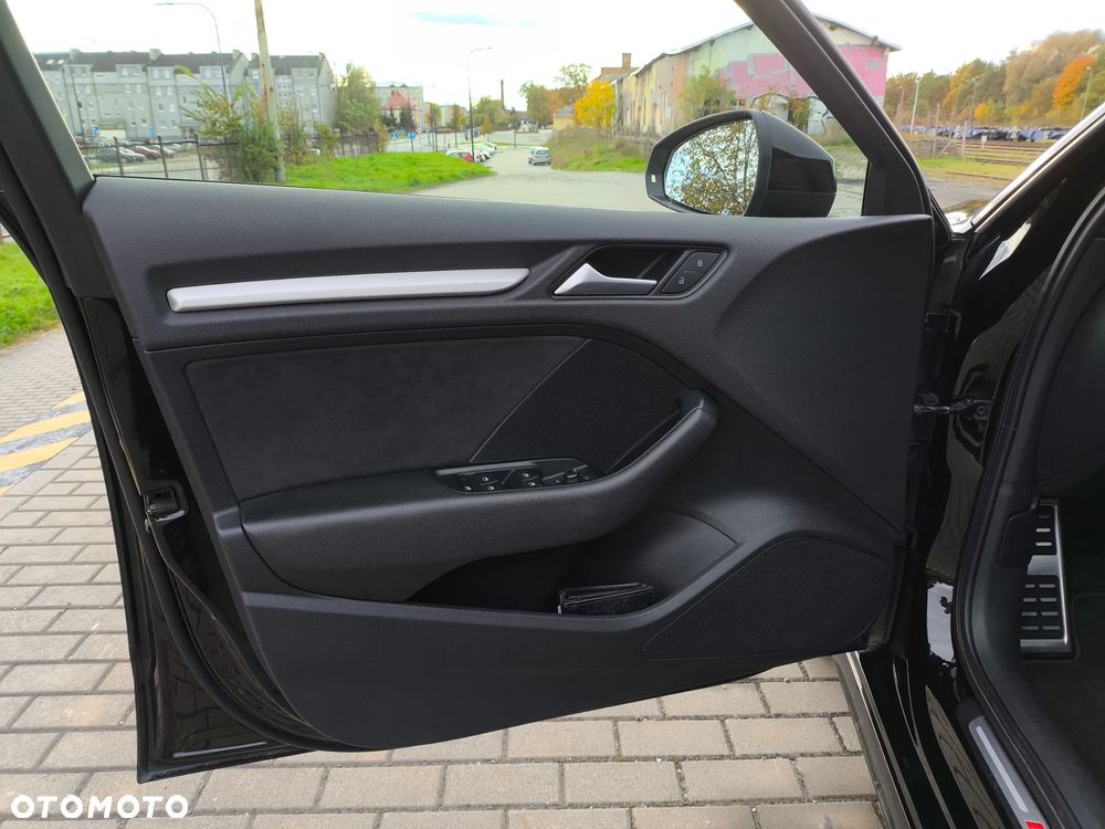 Audi A3 Sportback 2.0 TDI S tronic S line Sportpaket - 13