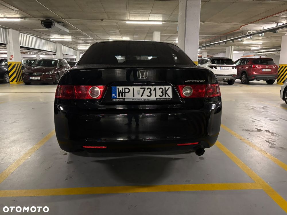 Honda Accord 2.0 Executive - 25