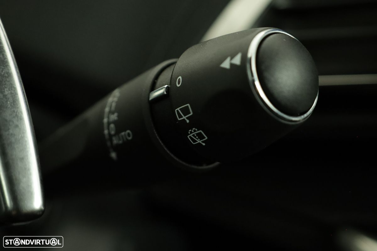 Peugeot 5008 1.2 PureTech Allure Pack EAT8 - 19