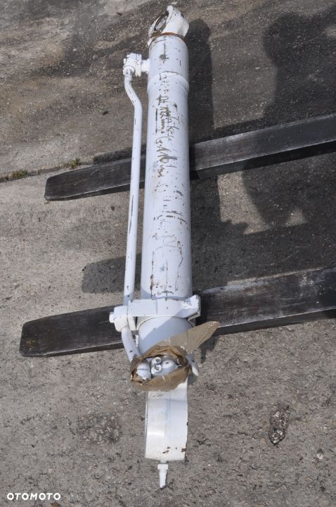 SIŁOWNIK HYDRAULICZNY TAKEUCHI DŁ. 122 CM - 2