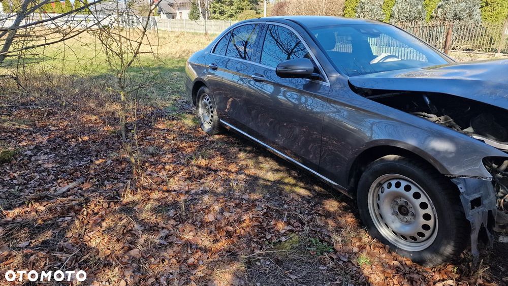 Mercedes-Benz Klasa E 200 4Matic 9G-TRONIC - 6