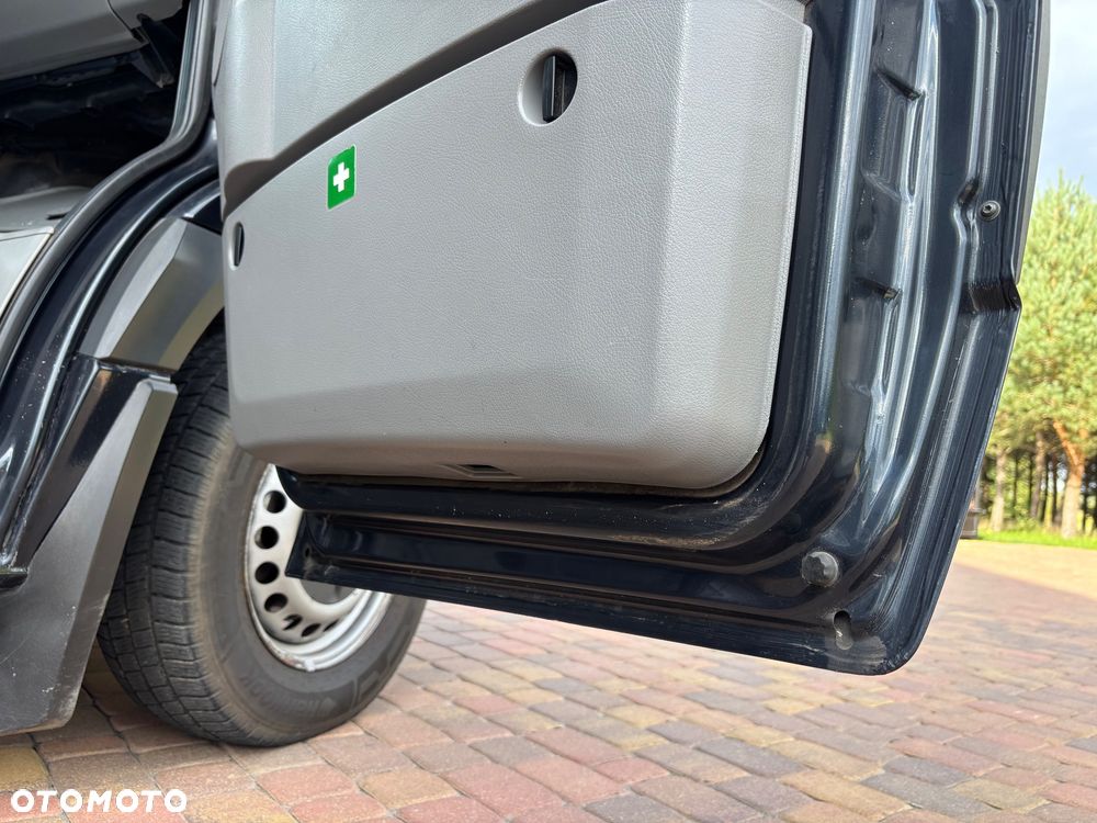 Mercedes-Benz Sprinter - 17