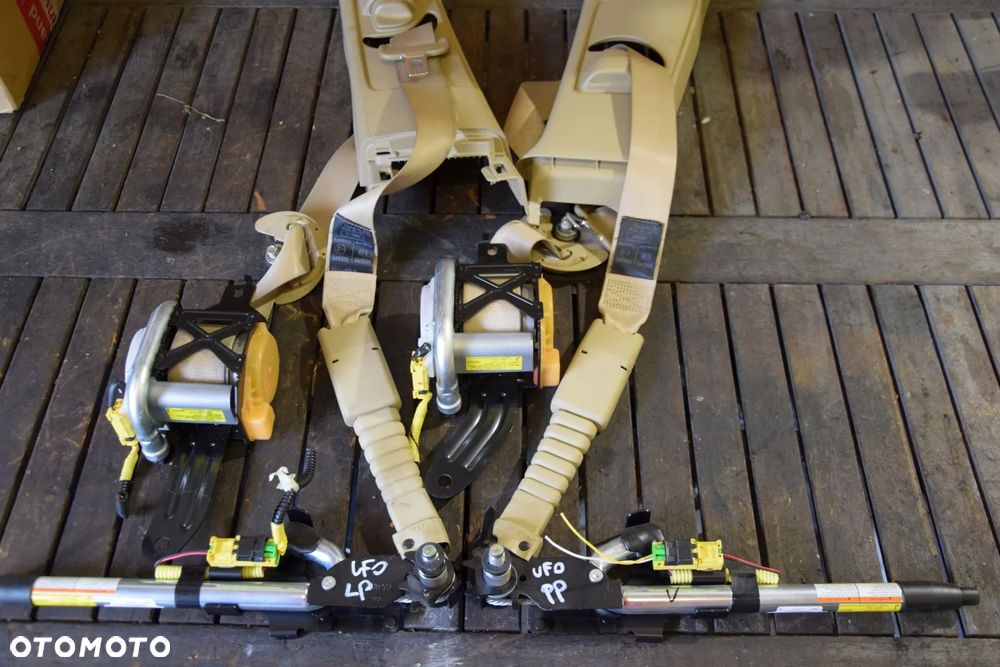 Honda Civic VIII UFO 06-11 Pas bezpieczeństwa napinacz prawy lewy przód BEŻOWY JASNY KREMOWY - 2