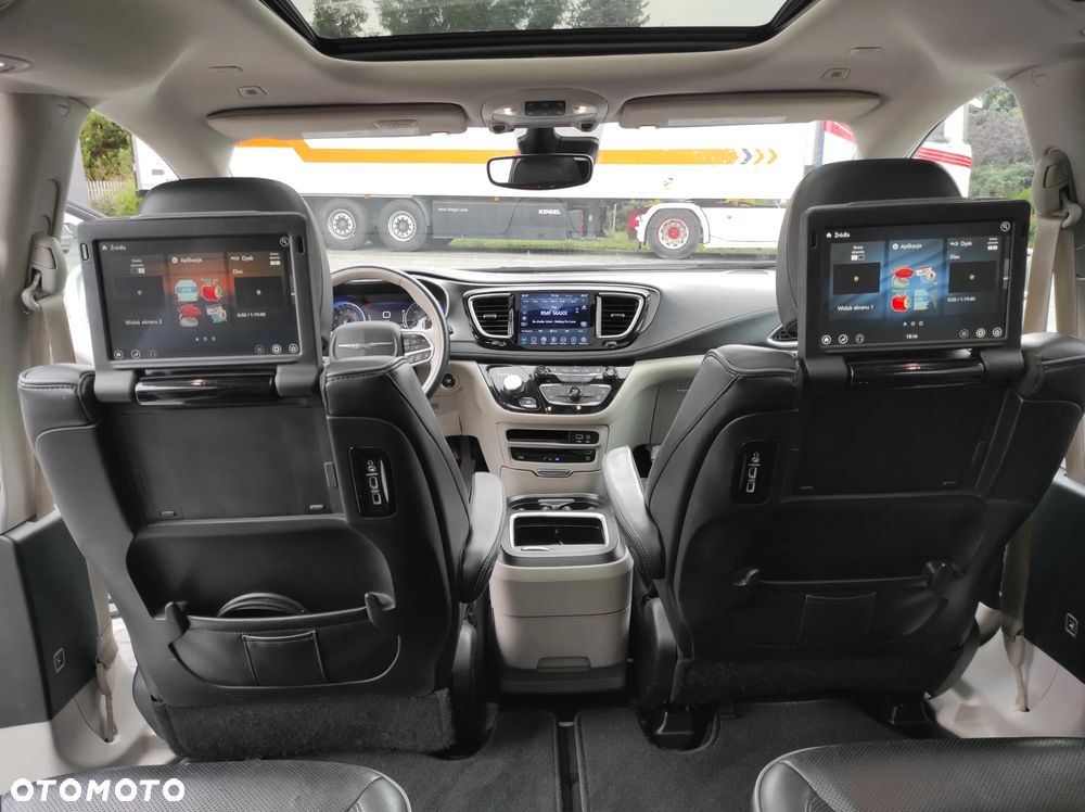 Chrysler Pacifica - 20