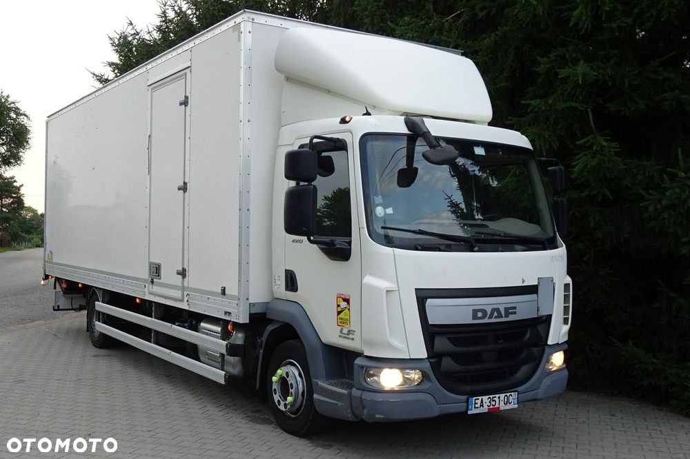 DAF LF 220 Euro 6 kontener 18p winda sprowadzony książka - 22