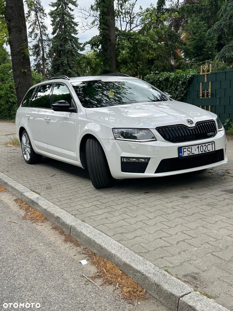 Skoda Octavia 2.0 TDI DSG RS - 2