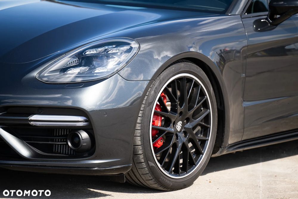 Porsche Panamera Turbo - 15