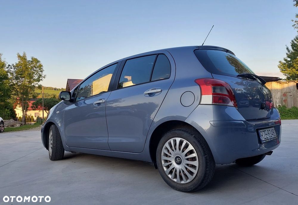 Toyota Yaris - 2