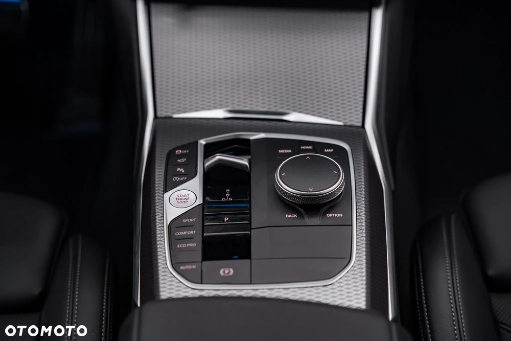 BMW Seria 3 320i M Sport - 36