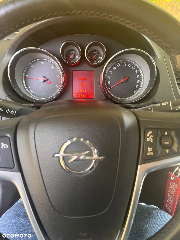 Opel Insignia - 17