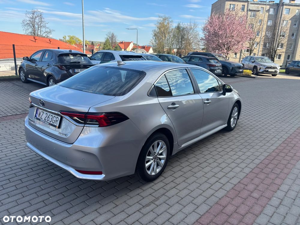 Toyota Corolla 1.8 Hybrid Comfort - 17