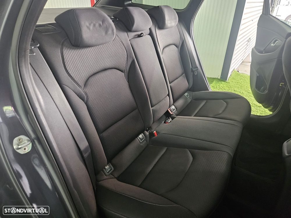 Hyundai i30 SW 1.6 CRDI Prime - 28