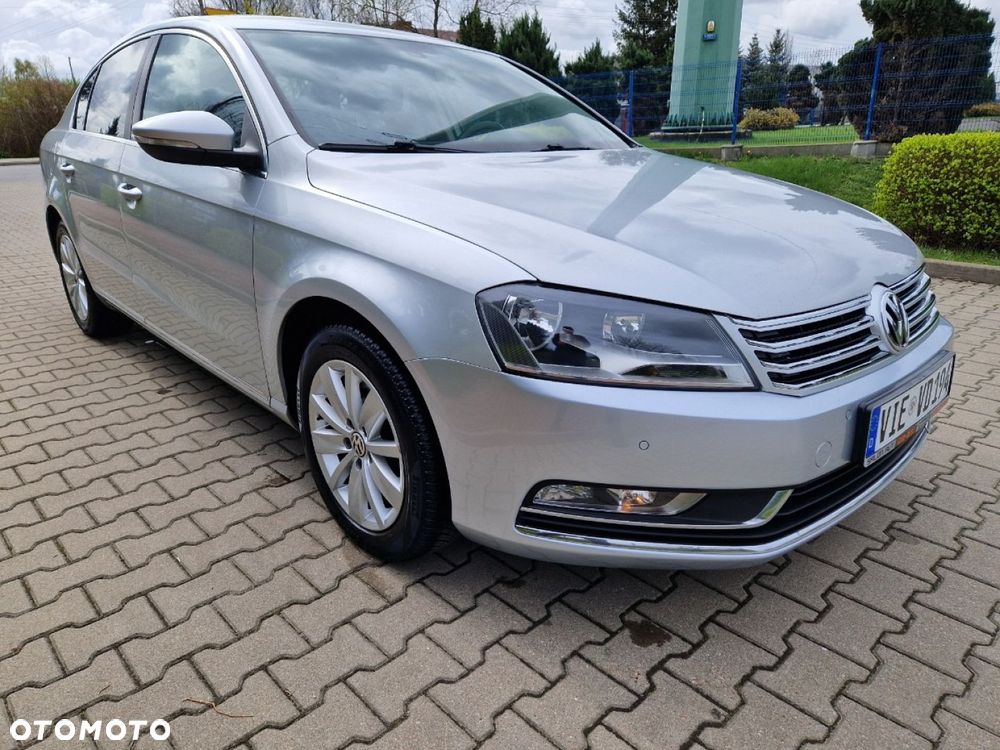 Volkswagen Passat - 4
