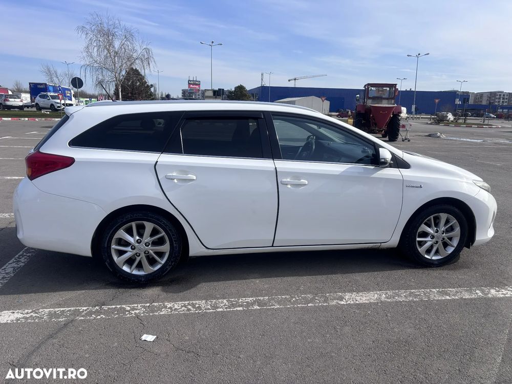 Toyota Auris 1.8 L VVT-i Sol+ - 3