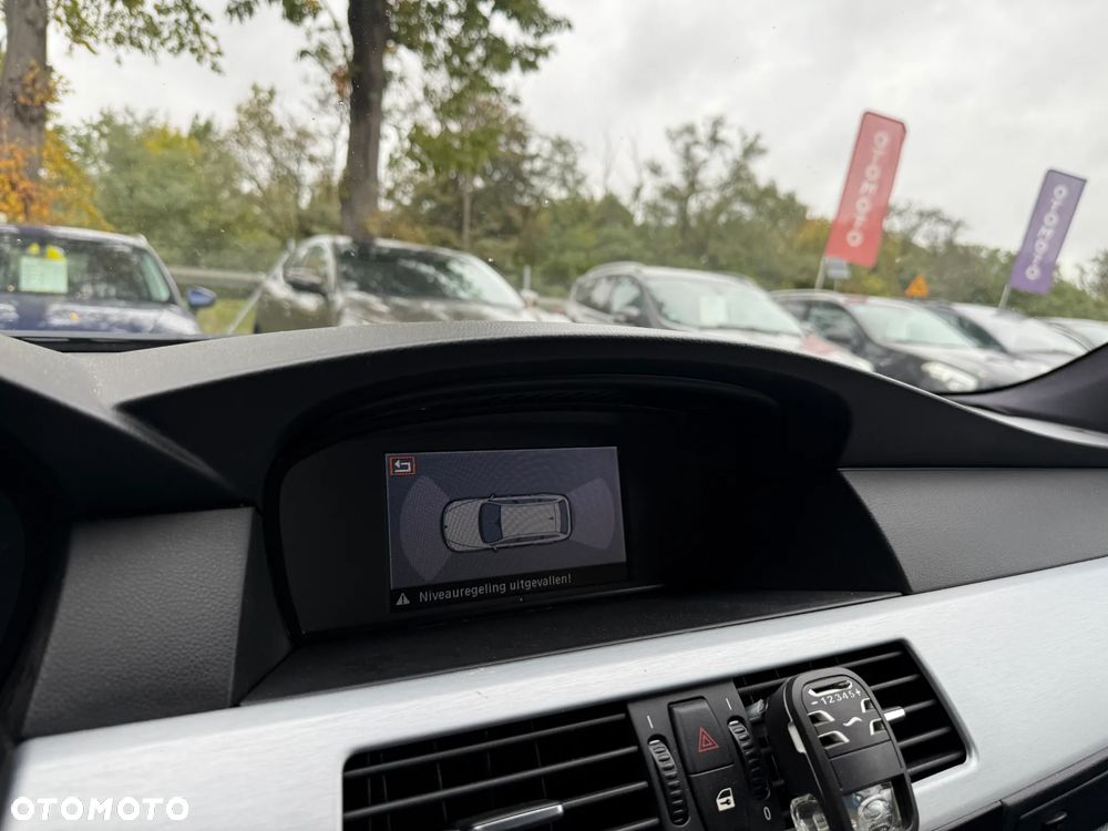 BMW Seria 5 520d Touring Edition Sport - 34