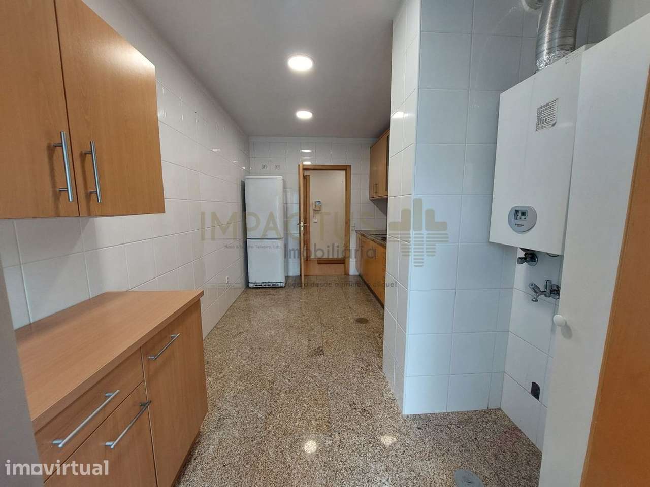 Apartamento T2 convertido em T3 - Grande imagem: 4/18