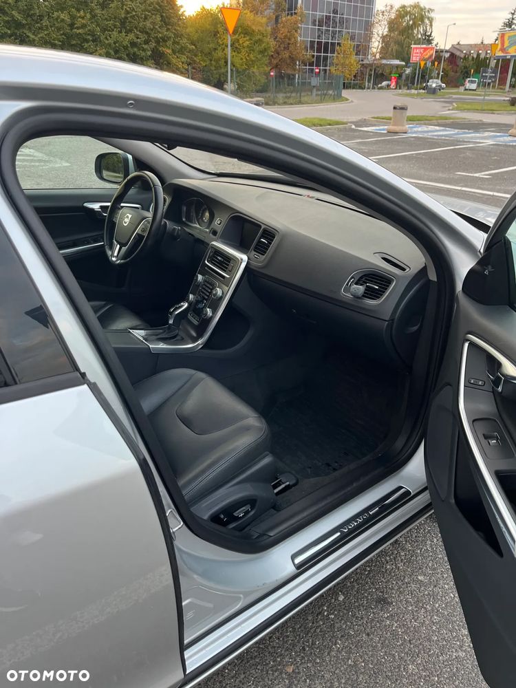 Volvo S60 T5 Drive-E Momentum - 10