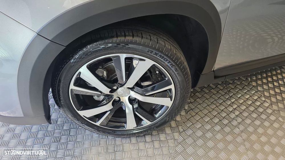 Peugeot 2008 1.6 BlueHDi GT Line - 30
