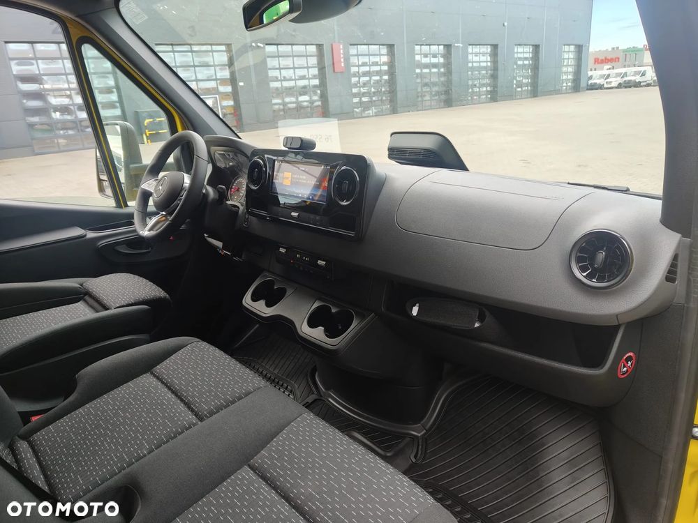 Mercedes-Benz Sprinter - 23