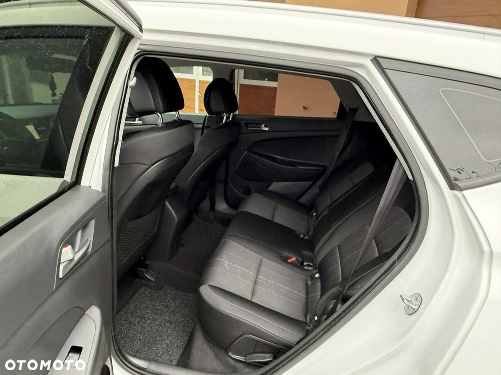 Hyundai Tucson 1.6 GDI BlueDrive Style 2WD - 27