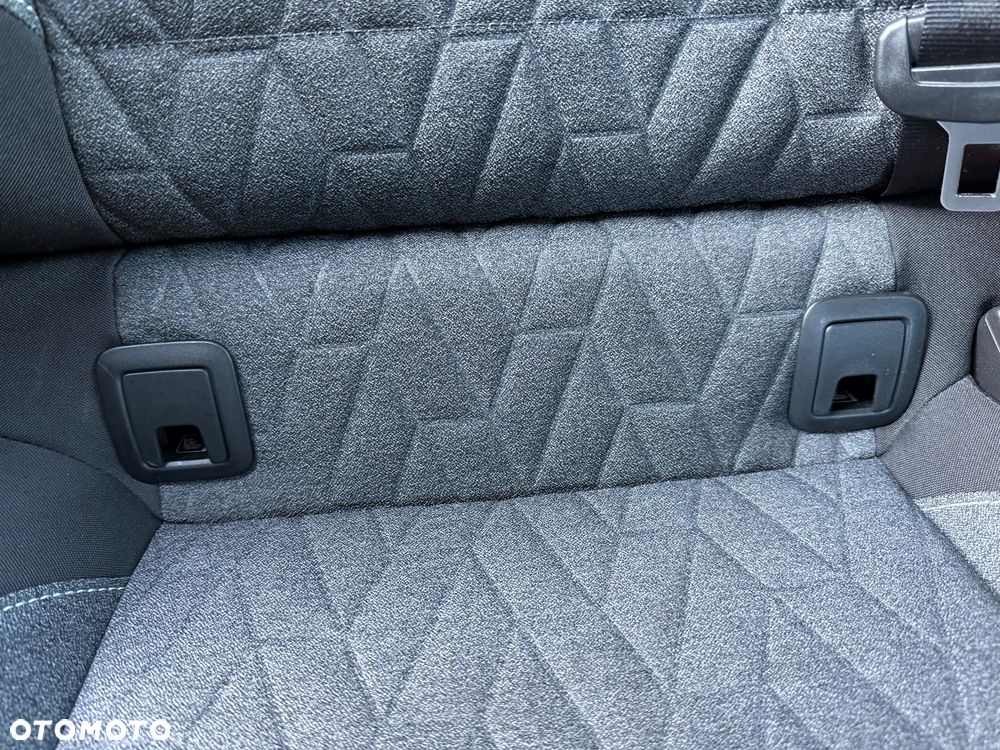 Volkswagen Passat 2.0 TDI EVO Business - 24