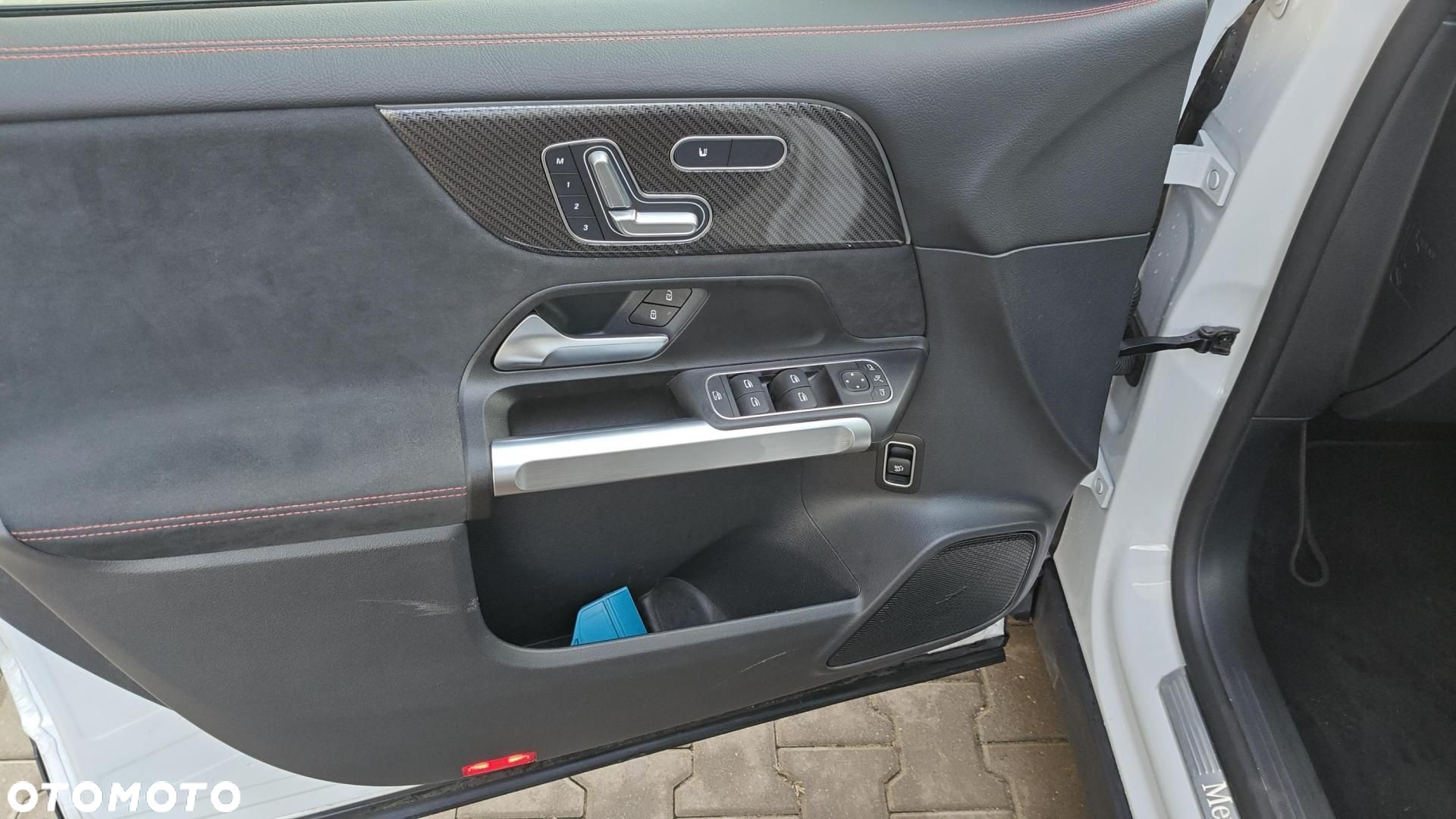 Mercedes-Benz GLB - 10