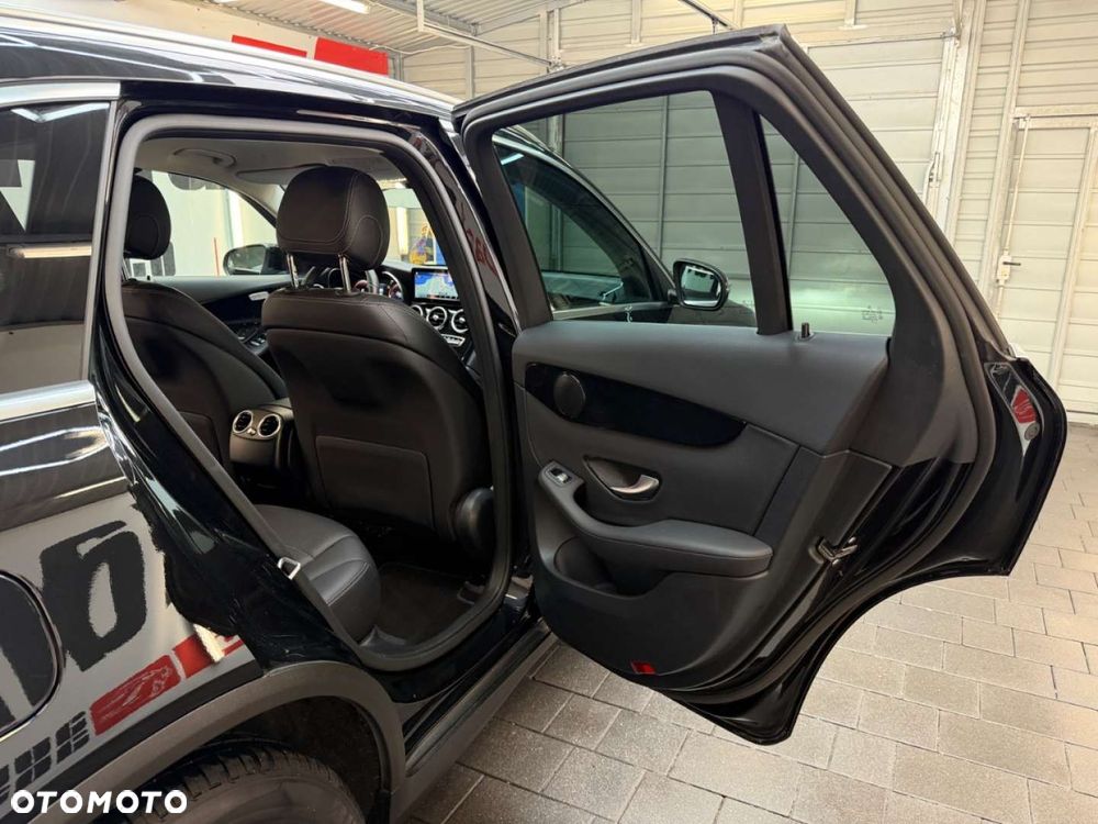 Mercedes-Benz GLC - 34