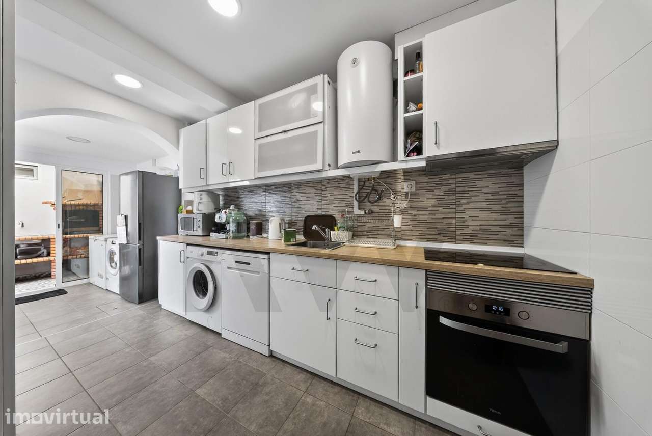Apartamento T2 com Logradouro Privativo – O seu novo refúgio na cidade - Grande imagem: 4/15