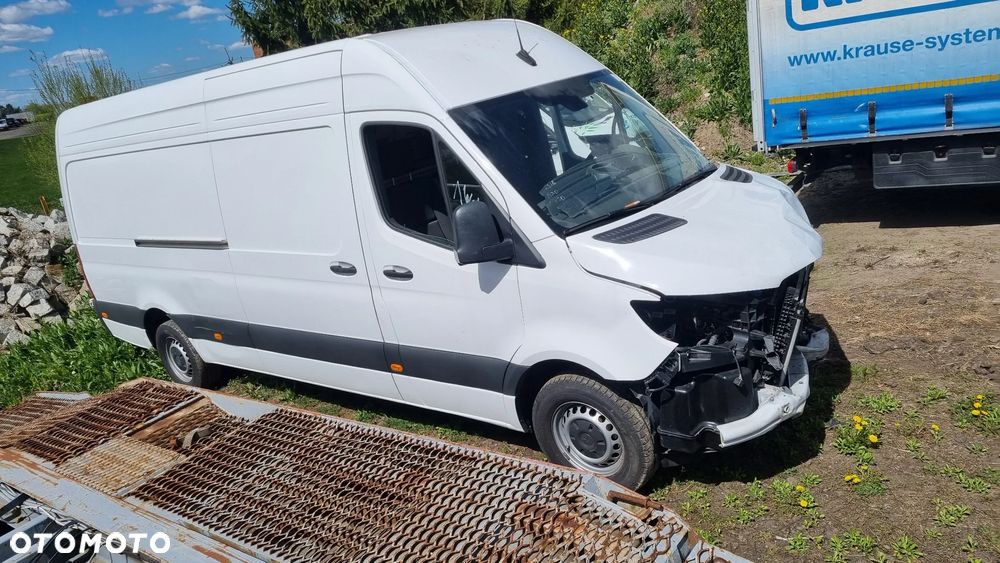 Mercedes-Benz Sprinter - 11