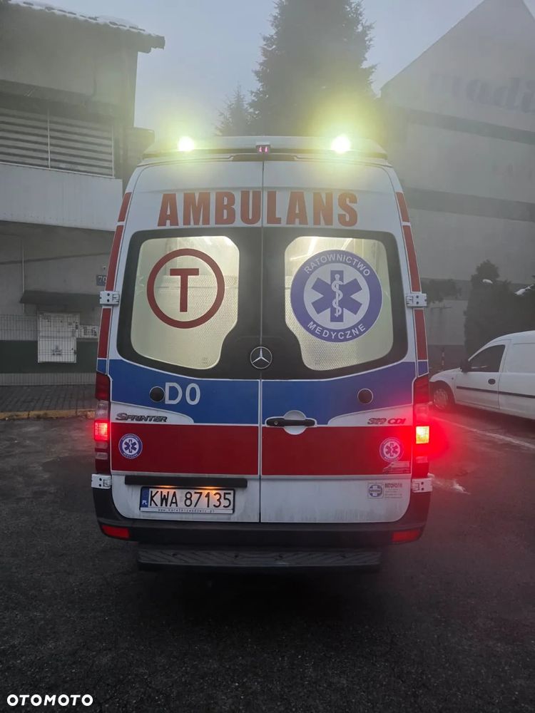 Mercedes-Benz 319 CDI Sprinter Karetka Ambulans Auto-Form karetkizwadowic.pl - 9