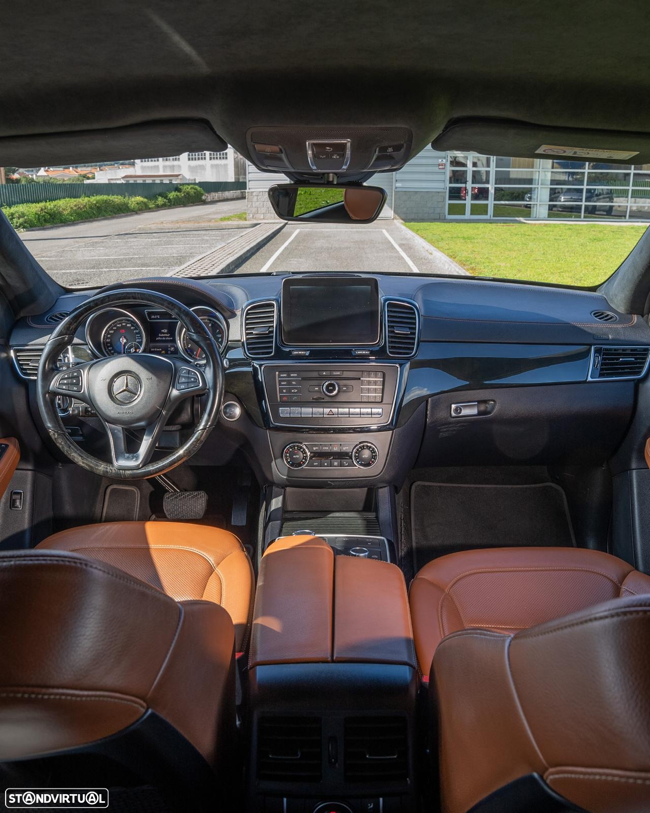 Mercedes-Benz GLE 400 4Matic 9G-TRONIC AMG Line - 25