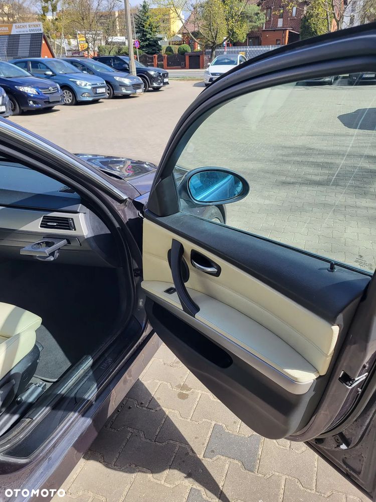BMW Seria 3 330d - 11