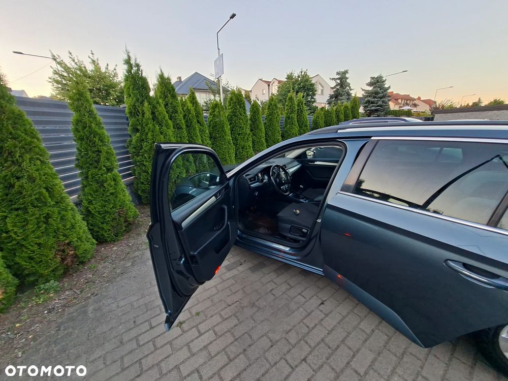 Skoda Superb 2.0 TDI Ambition - 9