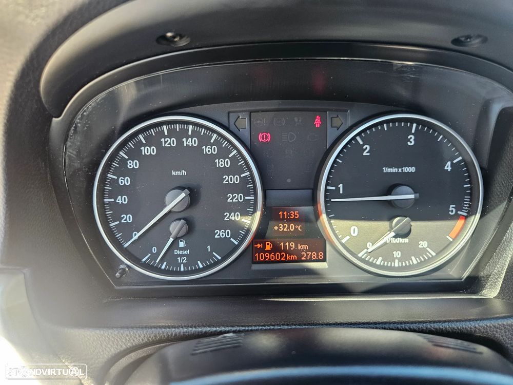 BMW 320 d Coupe Edição M - 31