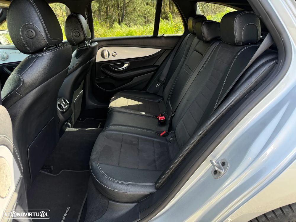 Mercedes-Benz E 300 de 9G-TRONIC AMG Line - 32