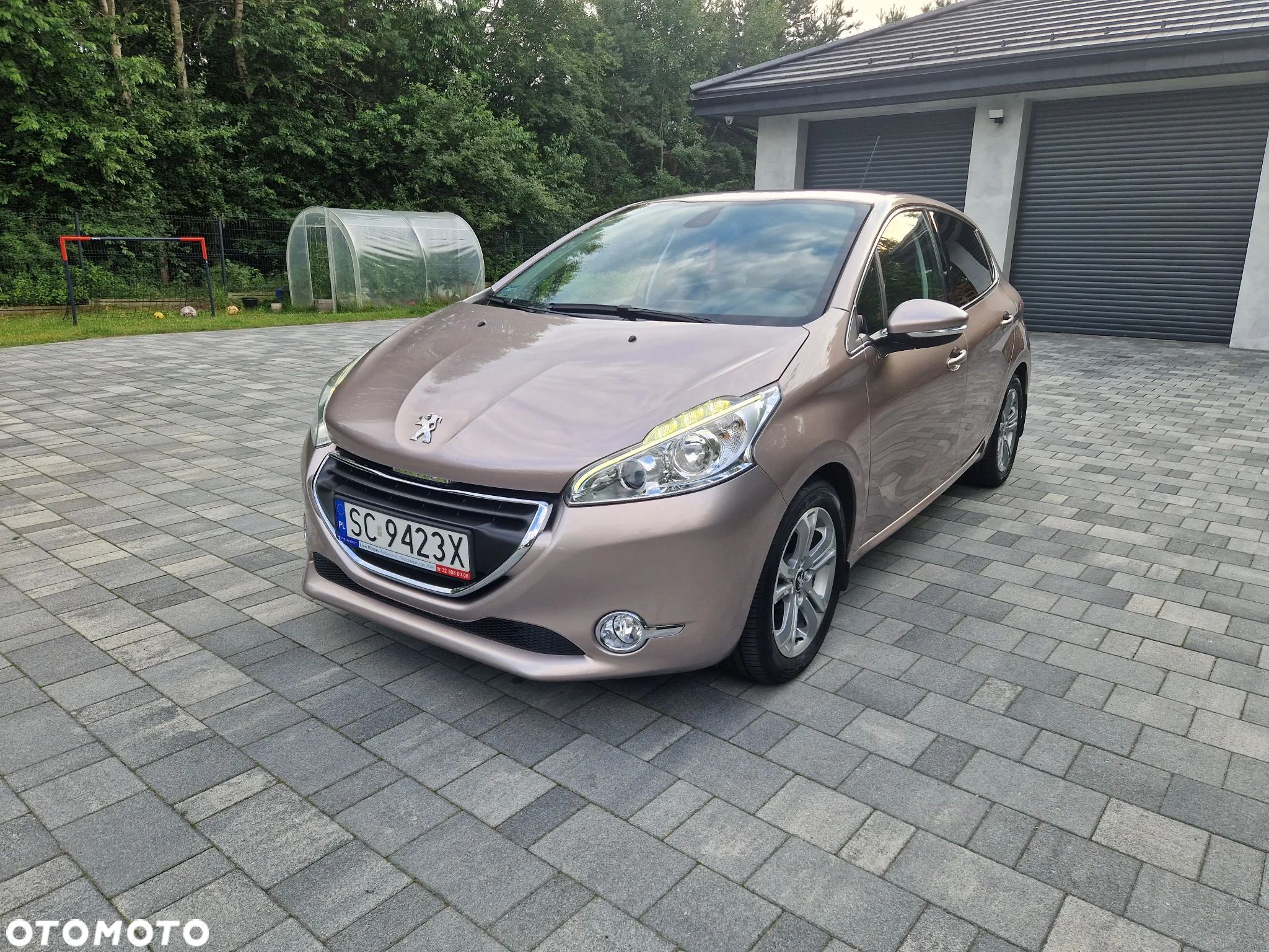 Peugeot 208 1.2 VTi Allure - 1