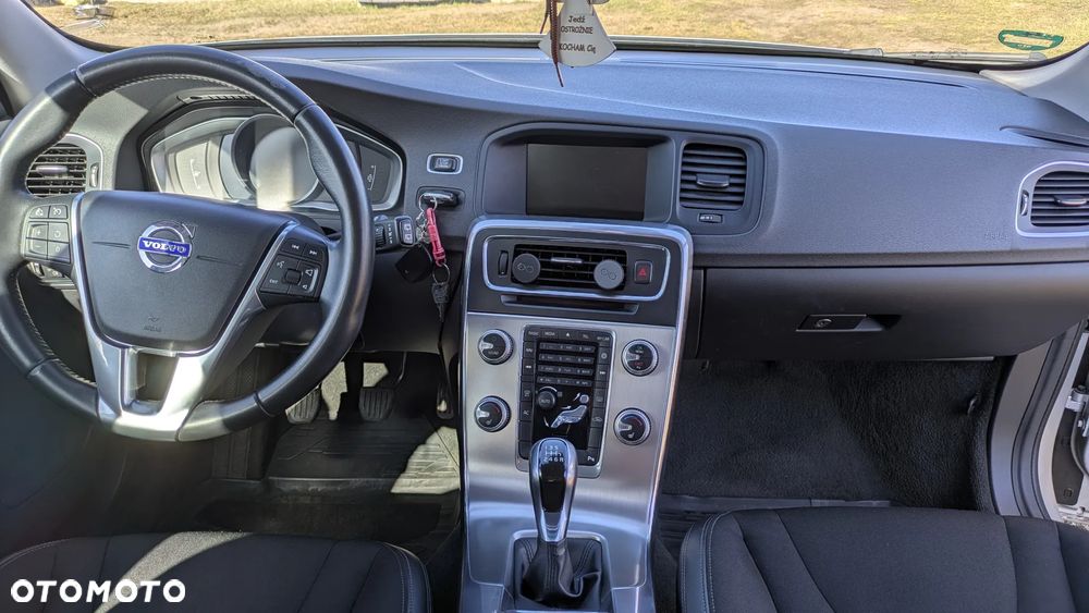 Volvo V60 D4 Drive-E R-Design Momentum - 10