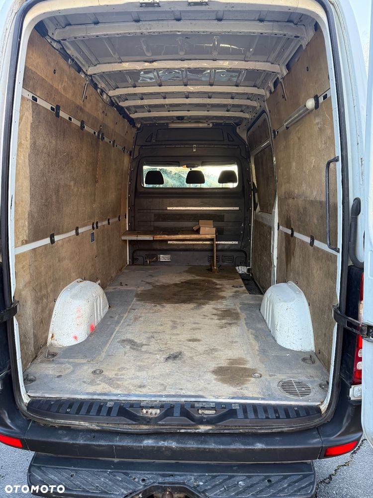 Mercedes-Benz Sprinter - 13