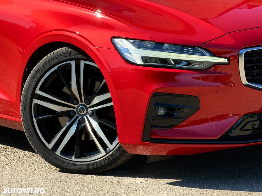 Volvo S60 T4 R-Design - 3