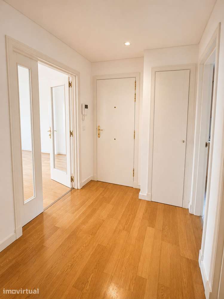 T1 Exclusivo | 86 m² | Garagem | Piscinas | Jardins de Campolide - Grande imagem: 4/18