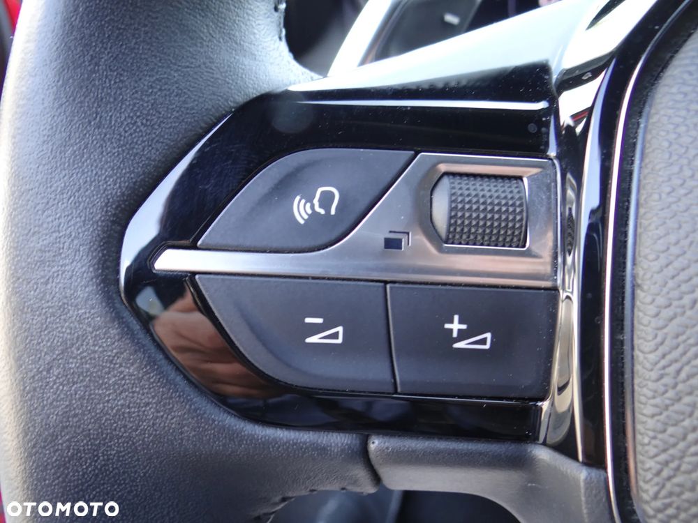 Peugeot 2008 1.2 PureTech Allure S&S EAT8 - 8